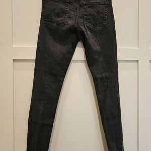 Geniune AG Jeans - Farrah Skinny Ankle - distressed ankle. Size 26.